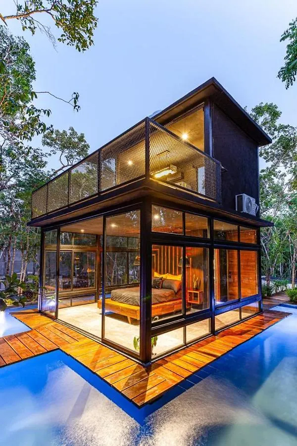 Tiny House En La Selva Con Cenote Natural Privado